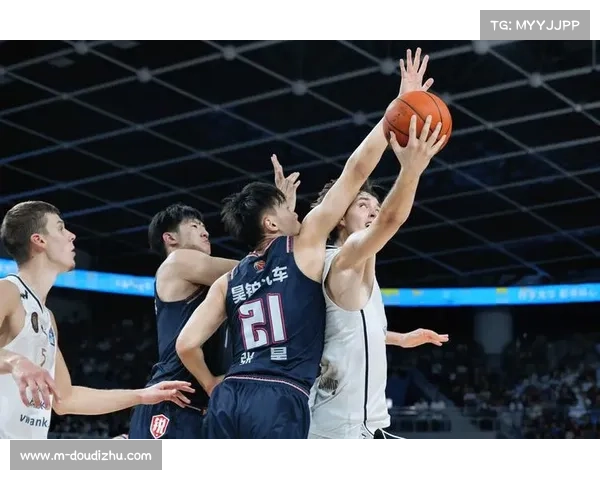 王浩然首节6投全中独得13分，深圳开局确立优势